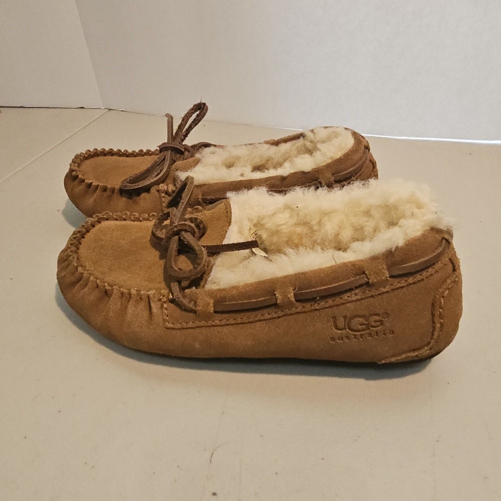 UGG Kid's Youth 1 EU 31 Dakota Slipper Style 5296 - Chestnut Slip-On Shoes